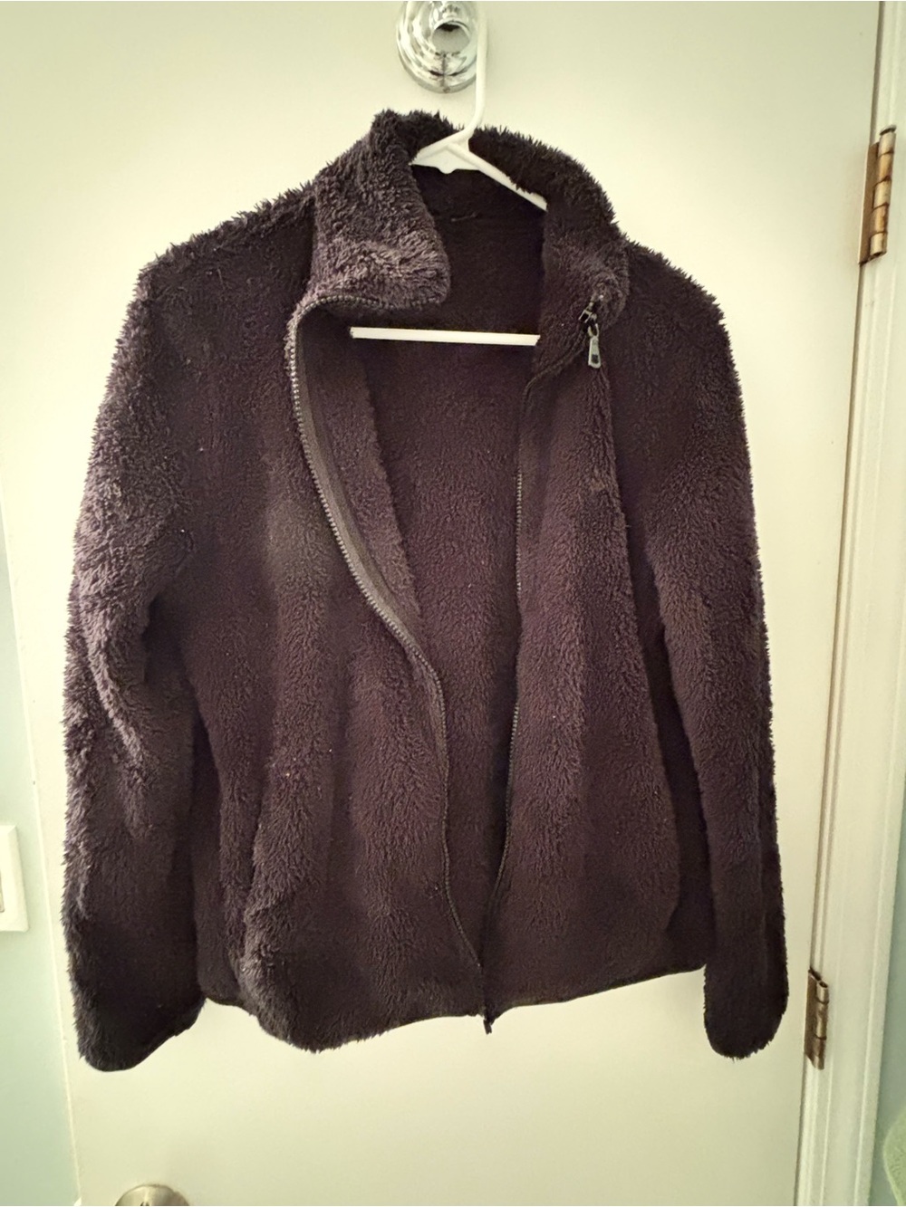 Uniqlo Women's Plush Zipper Jacket - Black